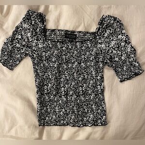Laundry by Shelli Segal Smocked Puff Sleeve Floral Top – Black/White/Blue,